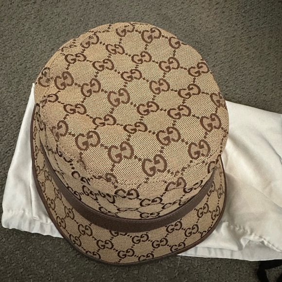 GUCCI MONOGRAM BUCKET HAT - Picture 9 of 9
